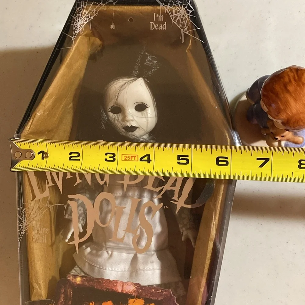 Living Dead Dolls Series 34 Coalette